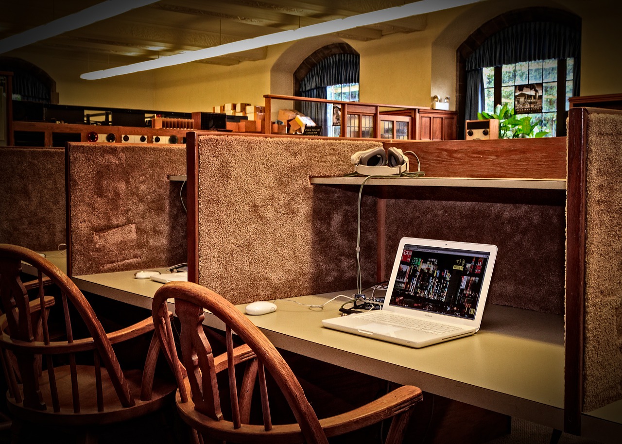 Cloud computing is beneficial in university settings. 