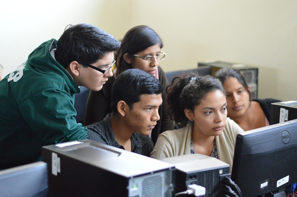 How colleges and universities can attract the tech-savvy student