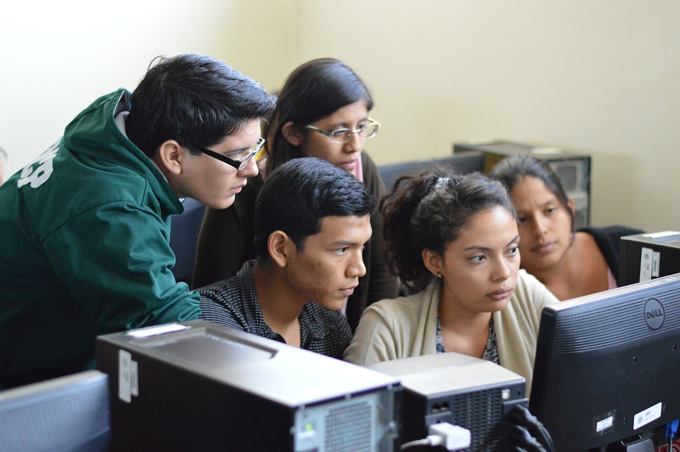 How colleges and universities can attract the tech-savvy student